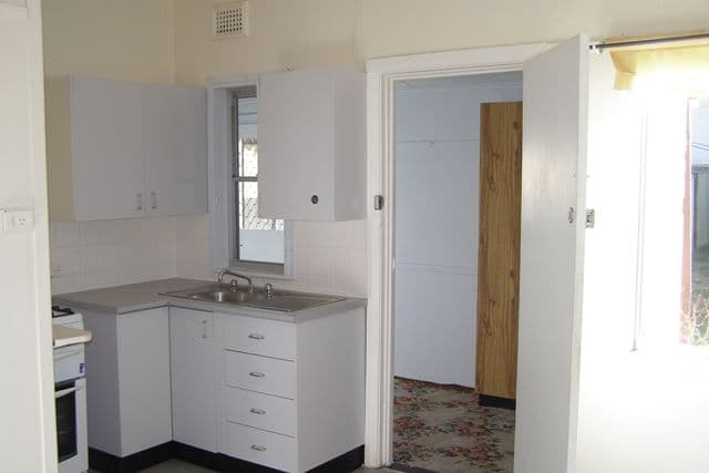 23 Maxwell Avenue, ORANGE NSW 2800, Orange - Thumbnail 2