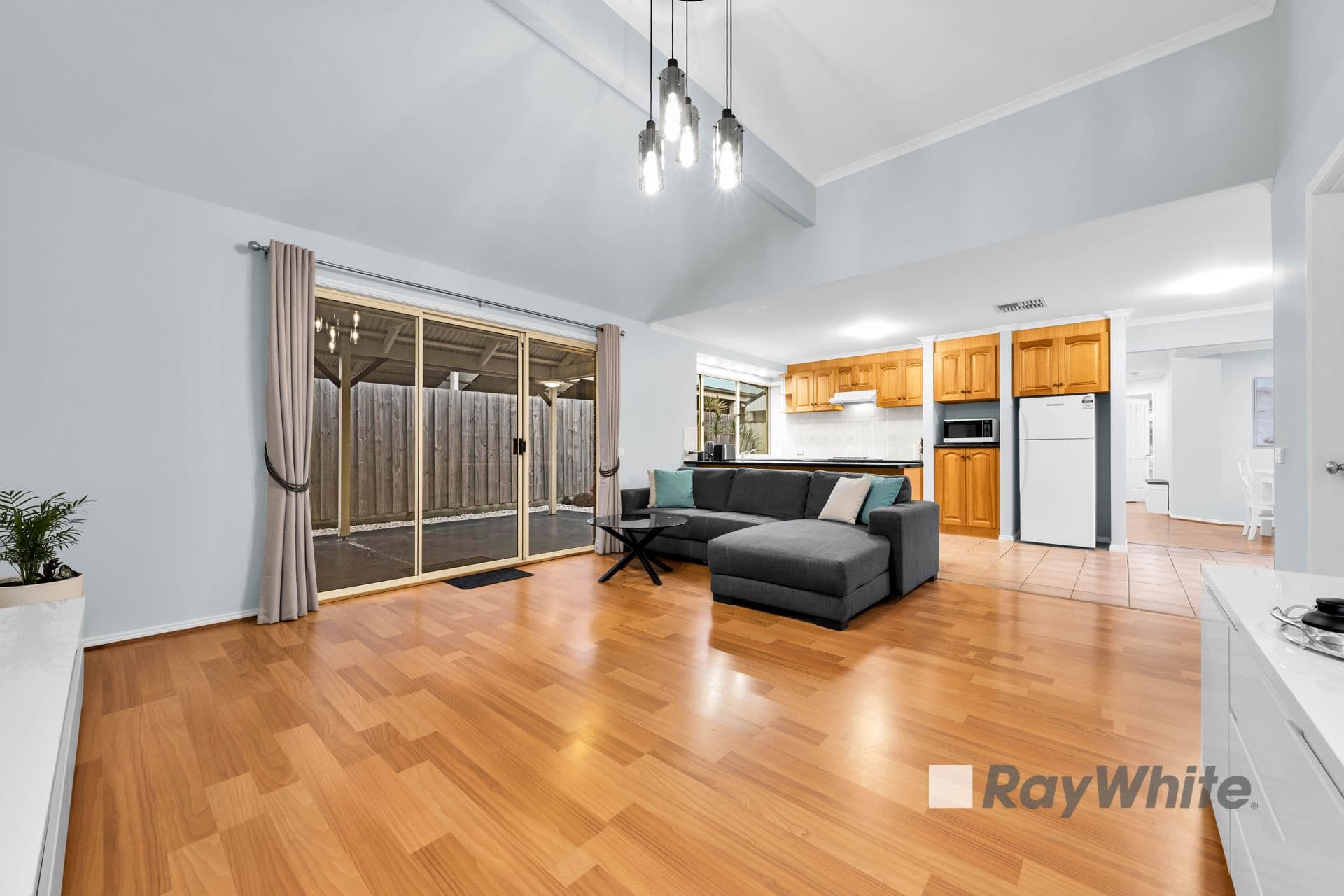 9 Langbourne Drive, Narre Warren South VIC 3805, Narre Warren South - Thumbnail 4