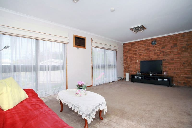 9 Clangula Court, ENDEAVOUR HILLS VIC 3802, Endeavour Hills - Thumbnail 3