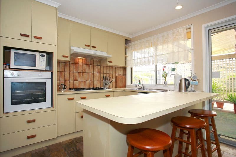 9 Clangula Court, ENDEAVOUR HILLS VIC 3802, Endeavour Hills - Thumbnail 4