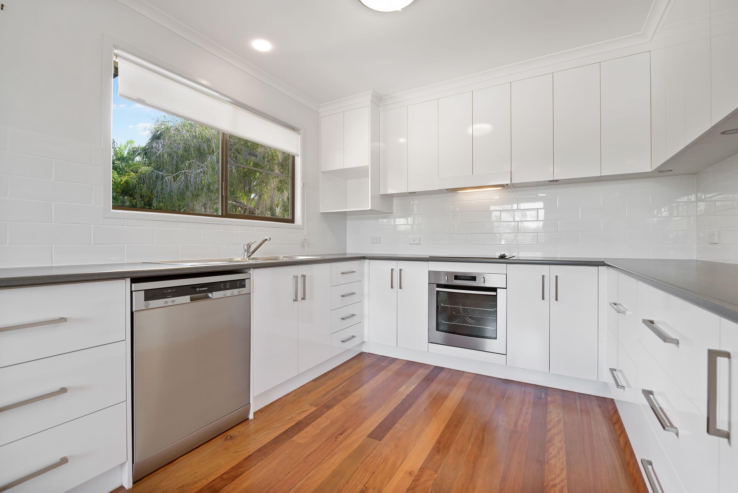 7 Carinya Drive, Clinton QLD 4680, Clinton - Thumbnail 4