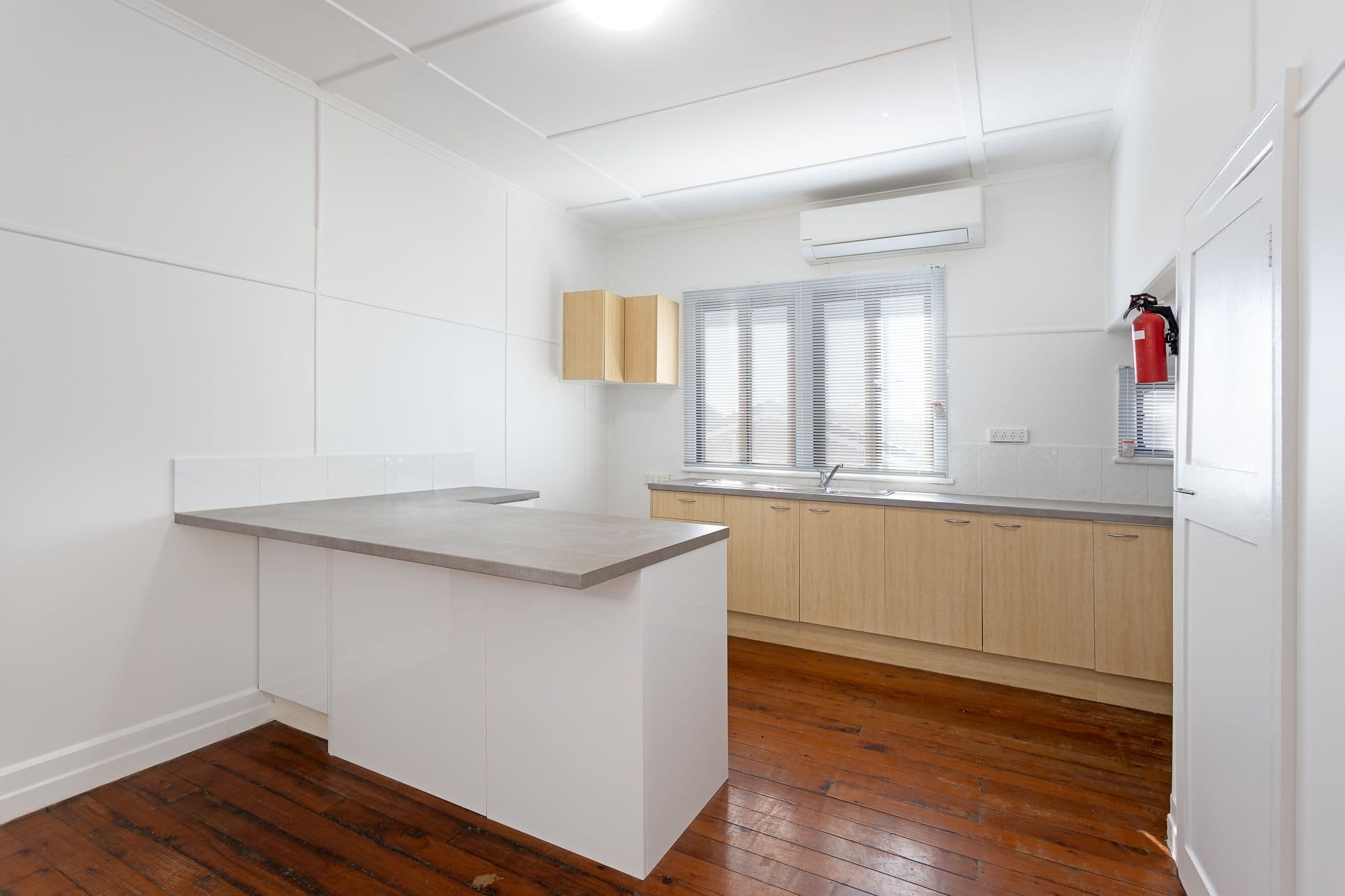 212 Oxley Avenue, Margate QLD 4019, Margate - Thumbnail 4