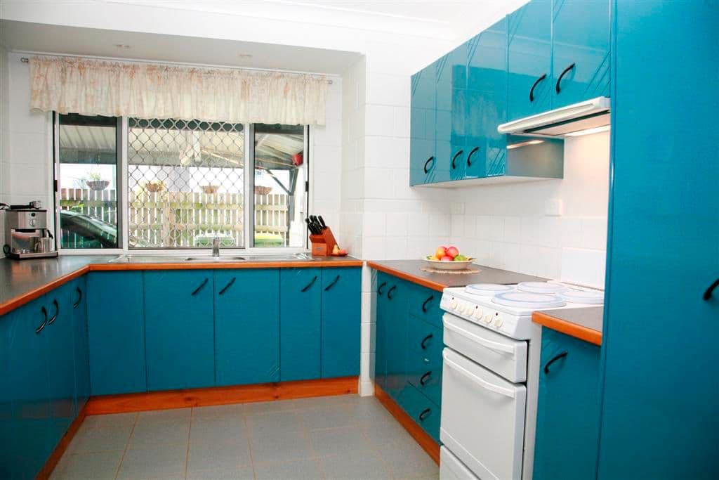 15 Tuffley Street, WEST END QLD 4810, West End - Thumbnail 2