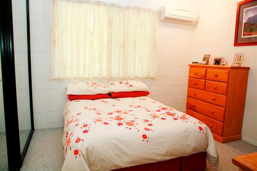 15 Tuffley Street, WEST END QLD 4810, West End - Thumbnail 5