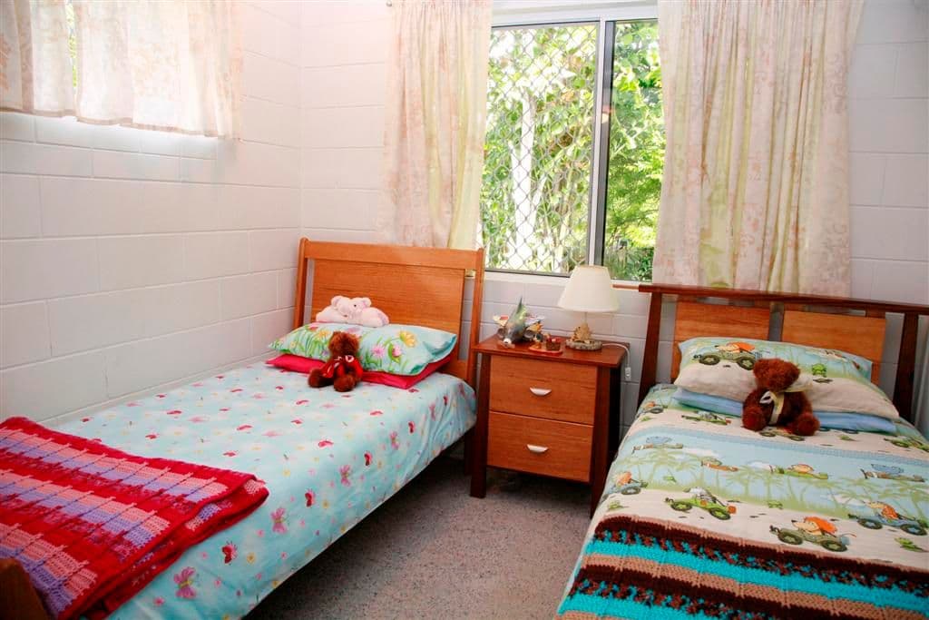 15 Tuffley Street, WEST END QLD 4810, West End - Thumbnail 6