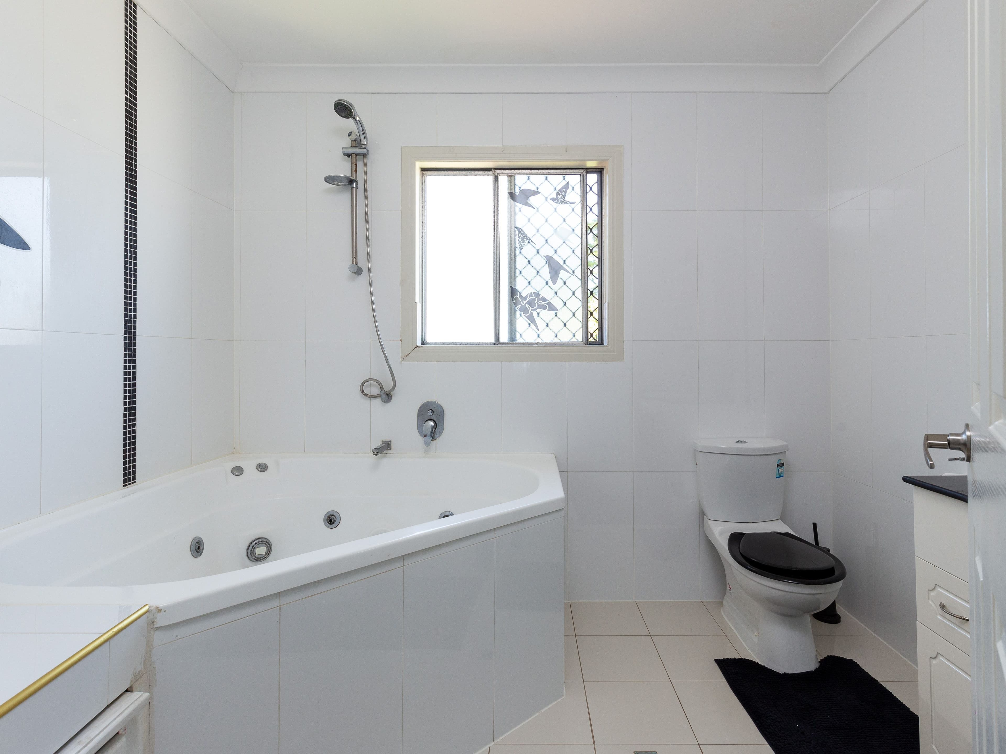 70 Bardon Road, Logan Central QLD 4114, Logan Central - Thumbnail 7