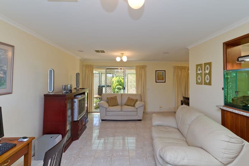 8 Streeton Court, TROTT PARK SA 5158, Trott Park - Thumbnail 3