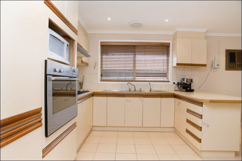13 Fairwyn Close, MILL PARK VIC 3082, Mill Park - Thumbnail 7