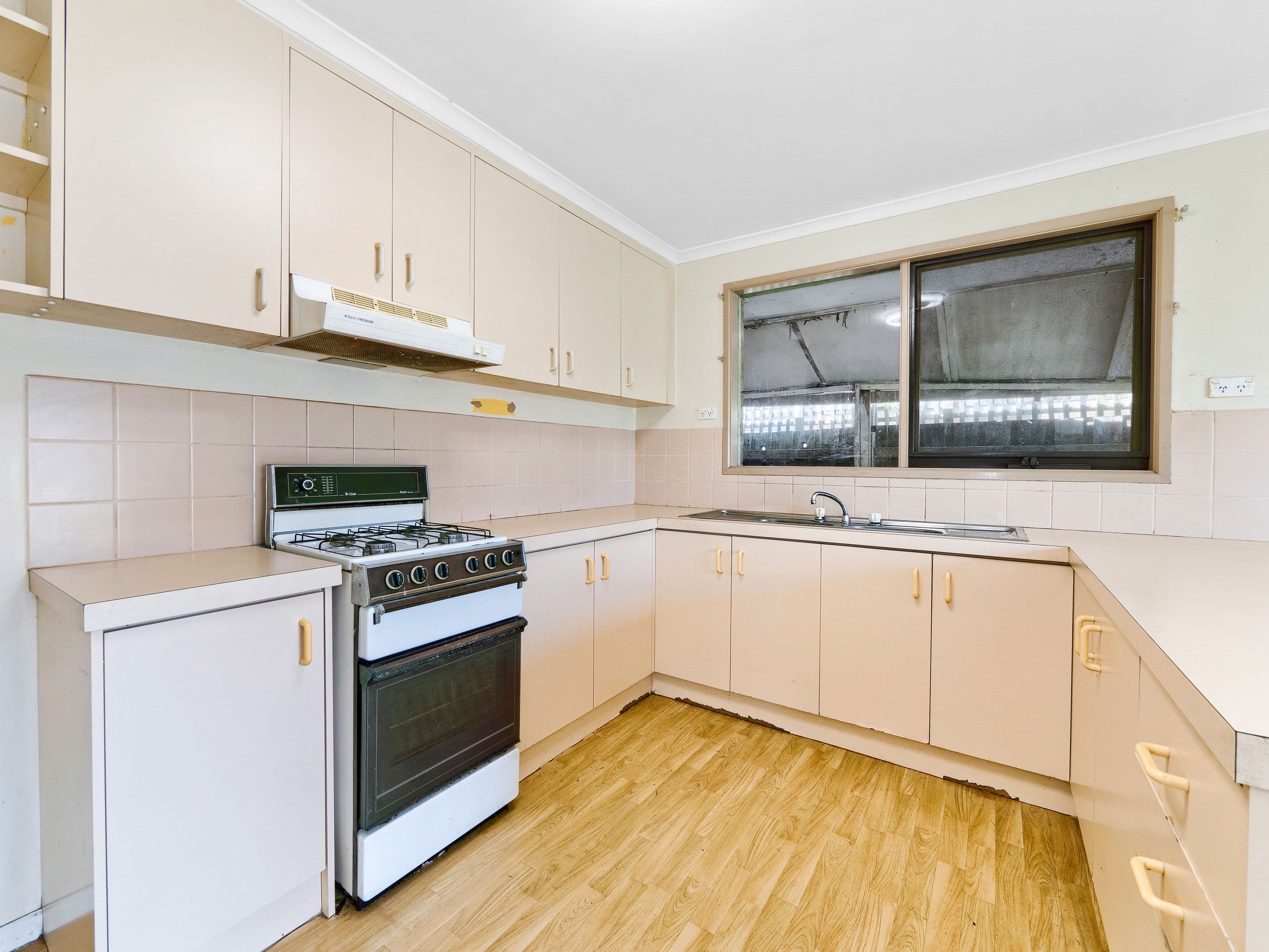 8 Elandra Way, Cranbourne West VIC 3977, Cranbourne West - Thumbnail 2