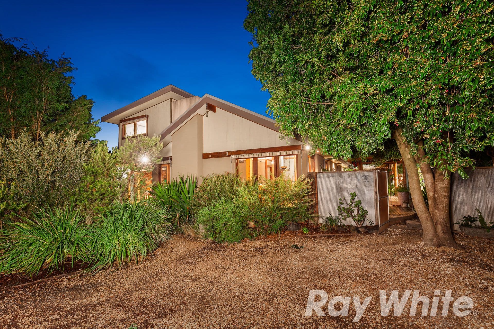 5 Suzanne Court, Briar Hill VIC 3088, Briar Hill - Thumbnail 2
