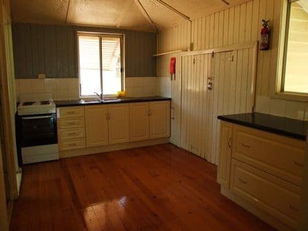 25 Garden Street, Blackall QLD 4472, Blackall - Thumbnail 4