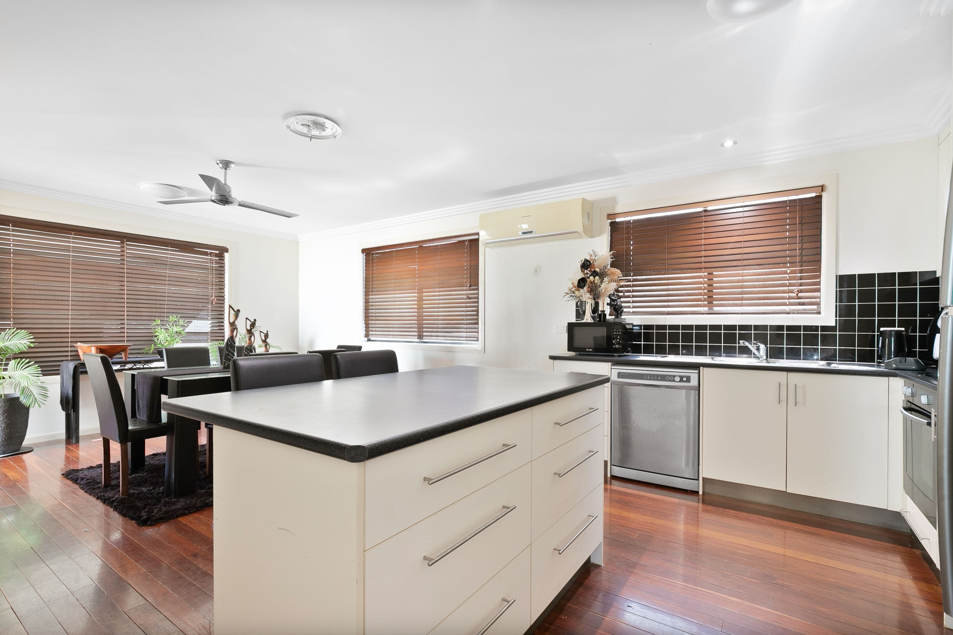 2B Paperbark Street, Emerald QLD 4720, Emerald - Thumbnail 2