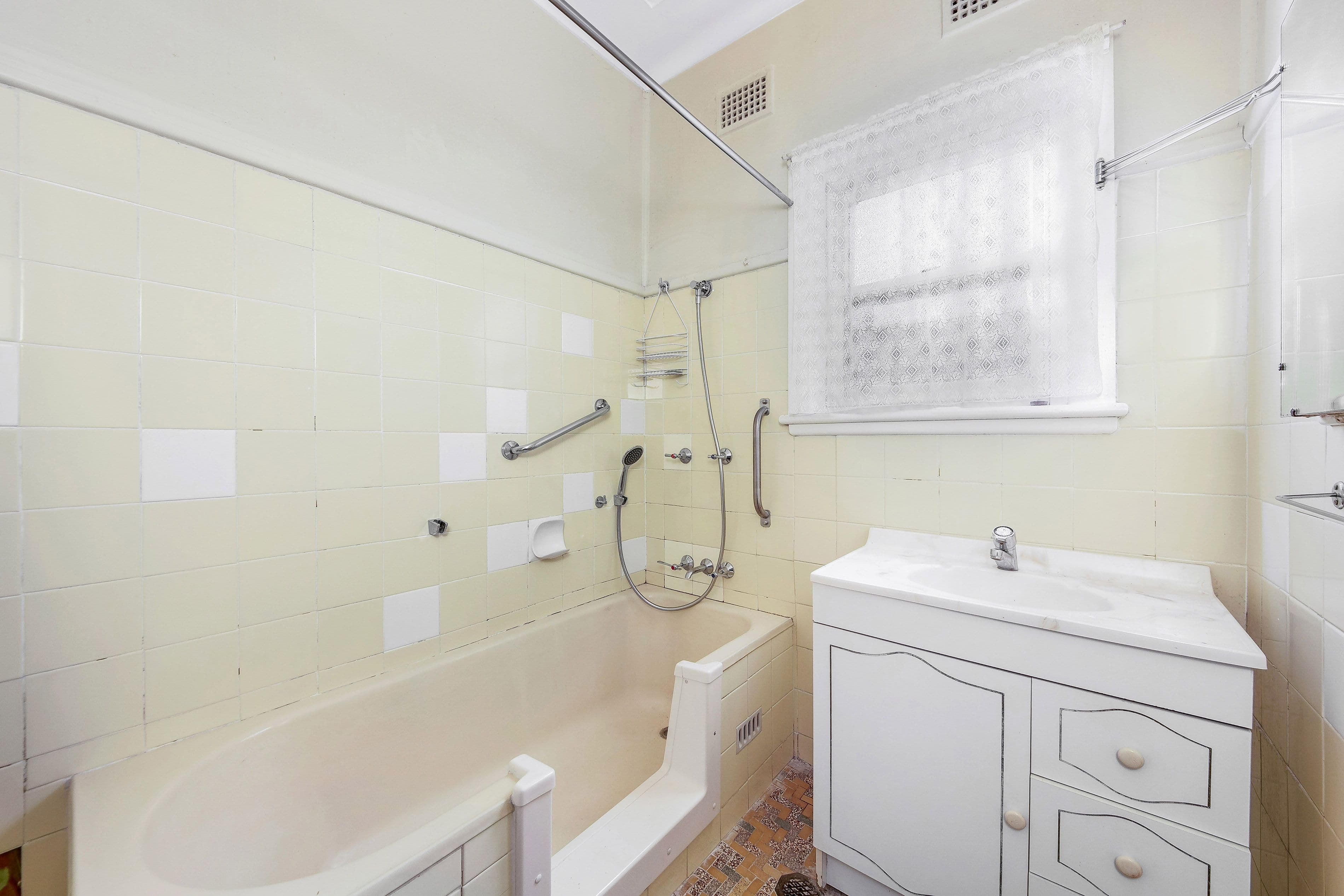 29 Fifth Avenue, Condell Park NSW 2200, Condell Park - Thumbnail 5