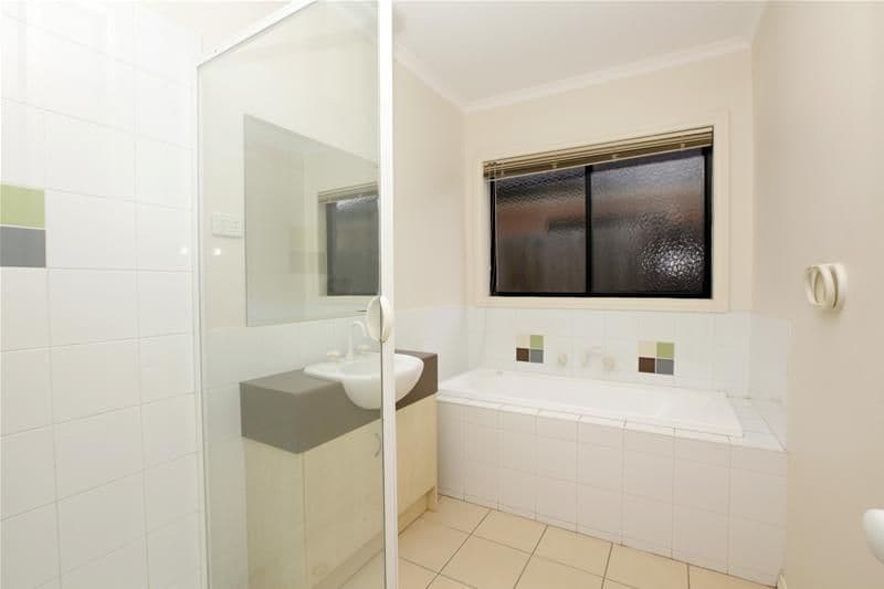 13 Vautier Place, SOUTH MORANG VIC 3752, South Morang - Thumbnail 4