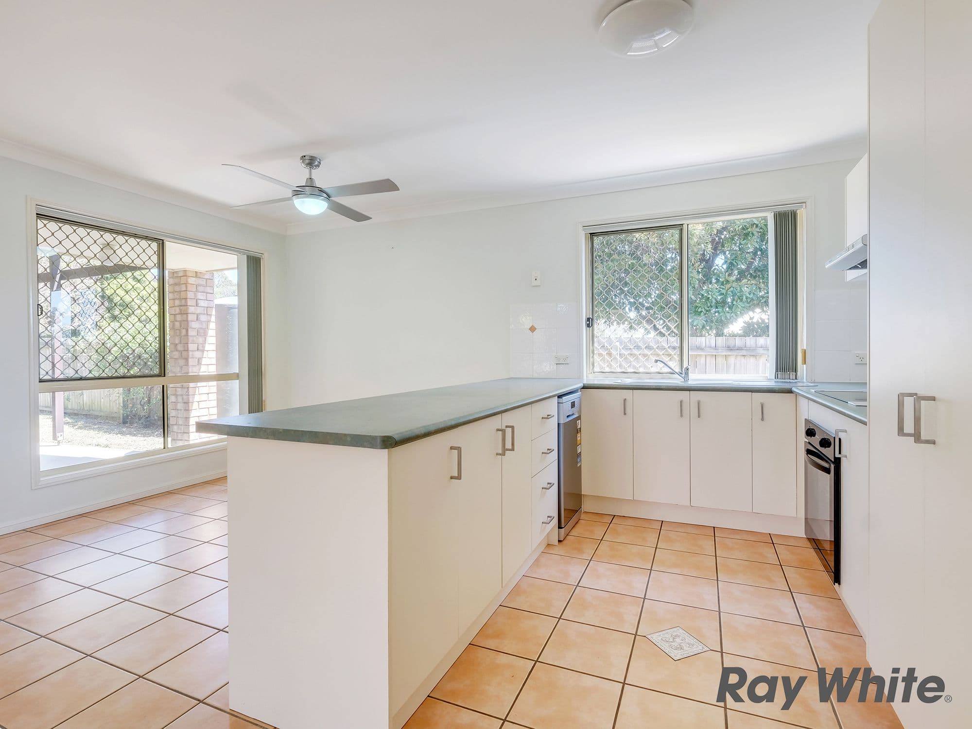 1 Hermitage Place, Forest Lake QLD 4078, Forest Lake - Thumbnail 5