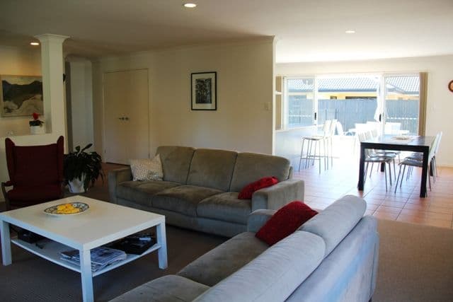 75 Seville Circuit, BURLEIGH HEADS QLD 4220, Burleigh Heads - Thumbnail 3