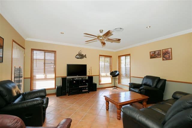 2 Howard Street, MIDDLE RIDGE QLD 4350, Middle Ridge - Thumbnail 7
