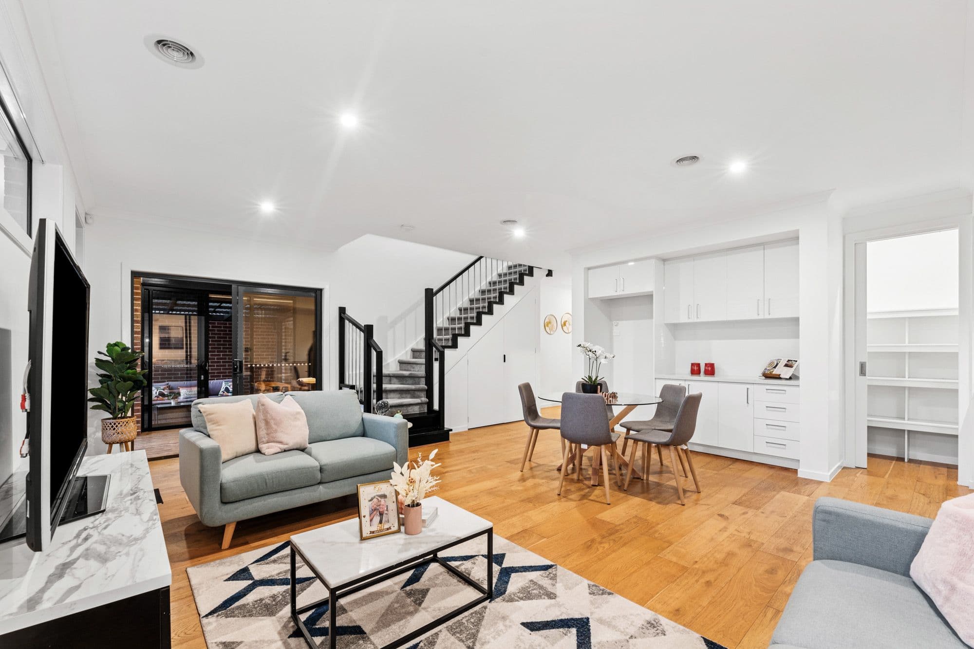 8C Walter Street, Glen Waverley VIC 3150, Glen Waverley - Thumbnail 3