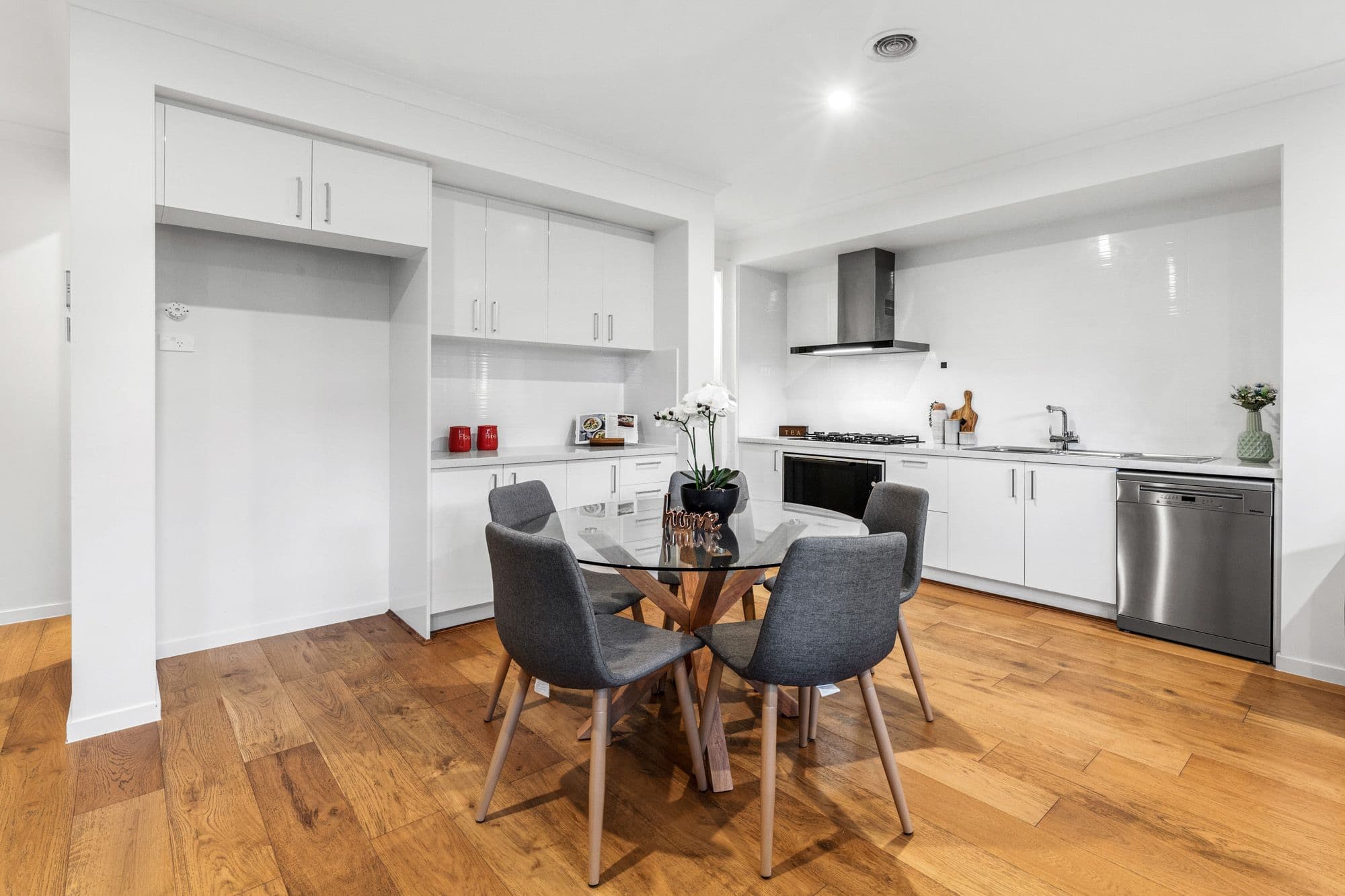 8C Walter Street, Glen Waverley VIC 3150, Glen Waverley - Thumbnail 6