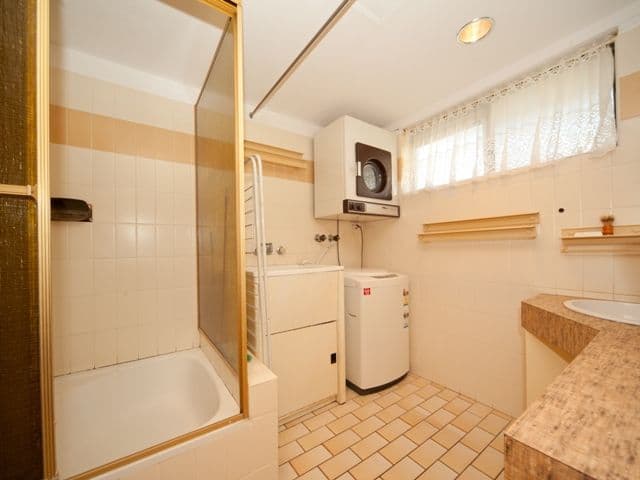 Unit 3 'Tarrohan Lodge' 45 Verney Street, KINGS BEACH QLD 4551, Kings Beach - Thumbnail 8