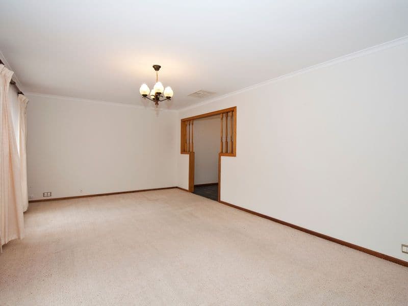 39 Kurrambi Crescent, HALLETT COVE SA 5158, Hallett Cove - Thumbnail 2