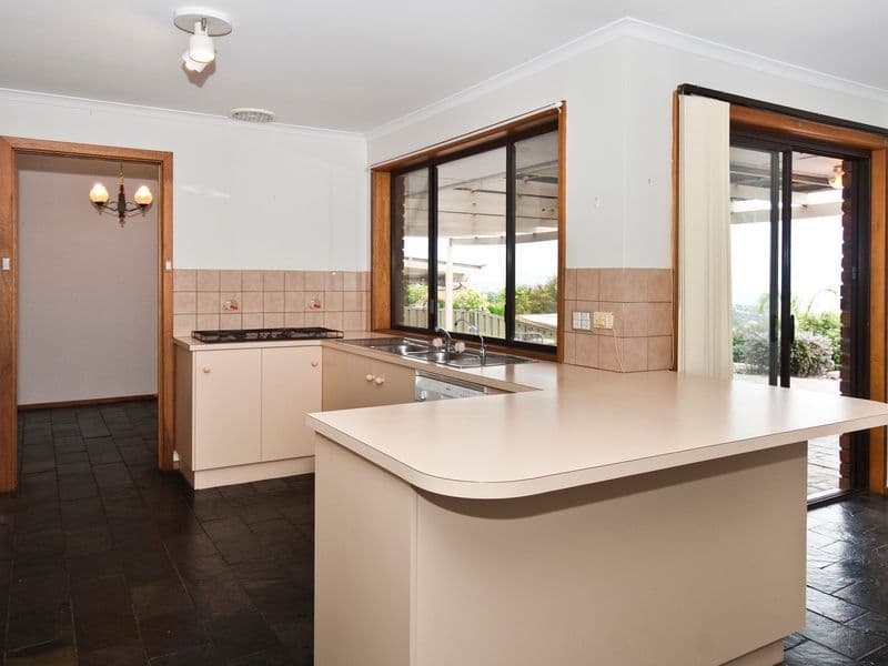 39 Kurrambi Crescent, HALLETT COVE SA 5158, Hallett Cove - Thumbnail 6