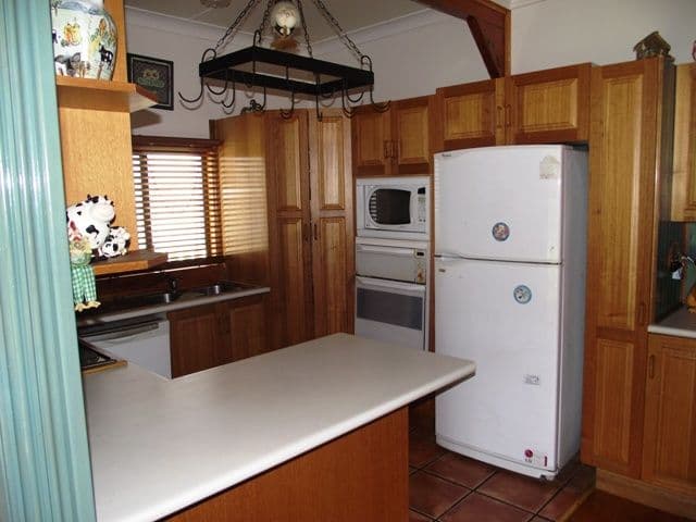 6 Gould Avenue, NOWRA NSW 2541, Nowra - Thumbnail 2