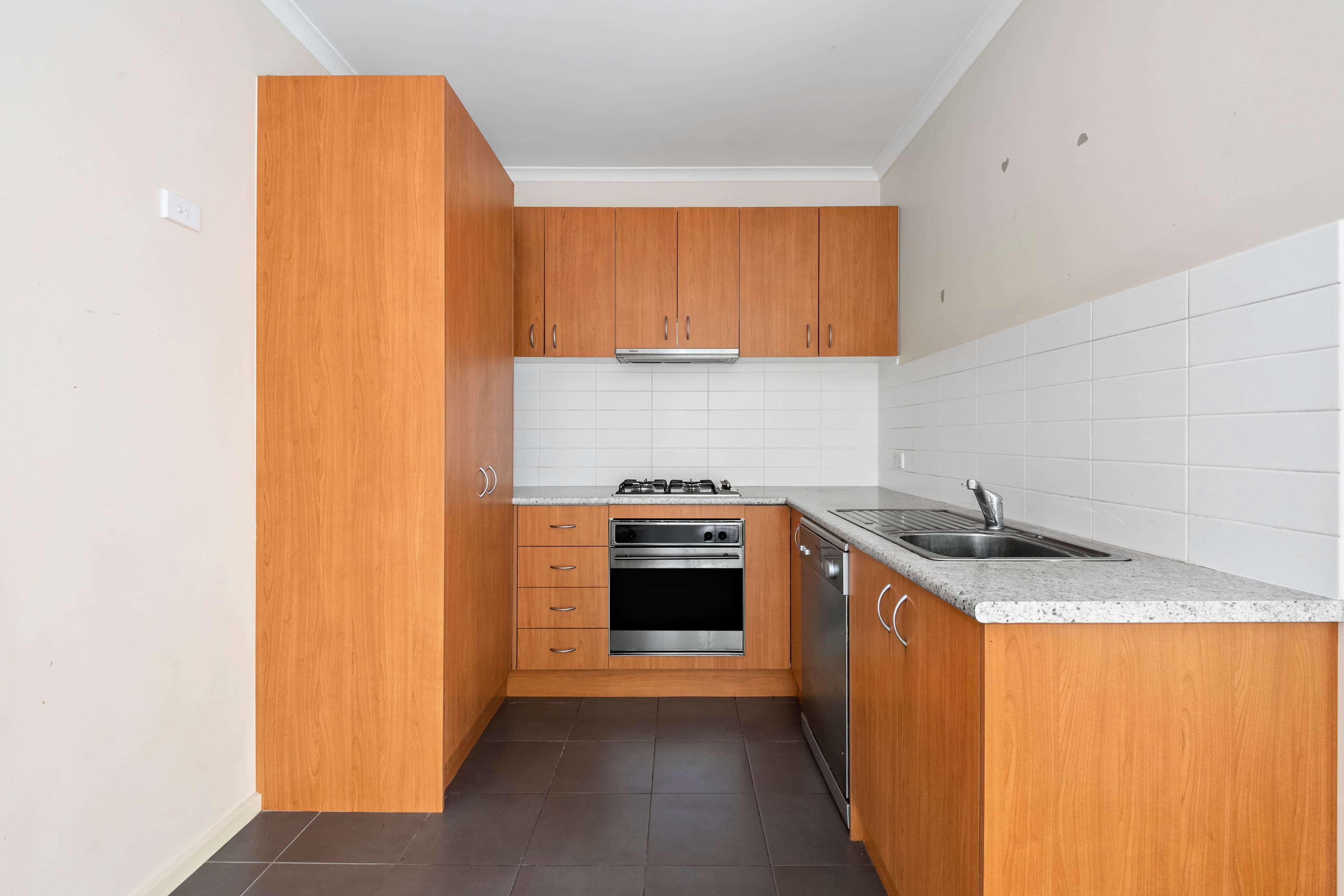 2 Campbell Street, Frankston VIC 3199, Frankston - Thumbnail 3