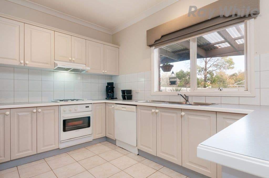 2 Bundy Court, Hillside VIC 3037, Hillside - Thumbnail 3