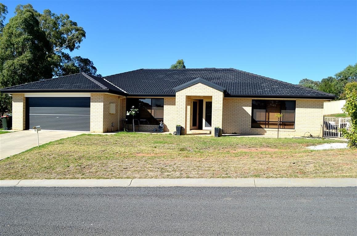 82 Woodhouse Grove, Box Hill North, Box Hill North - Image 1