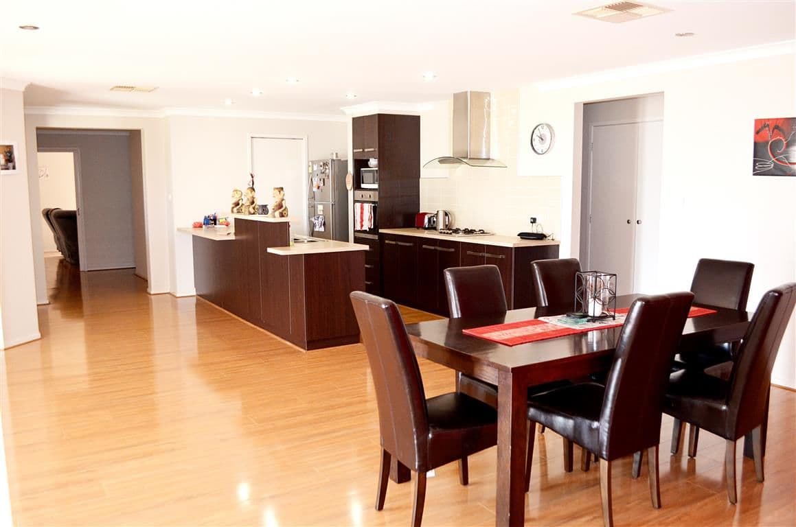 82 Woodhouse Grove, Box Hill North, Box Hill North - Thumbnail 3