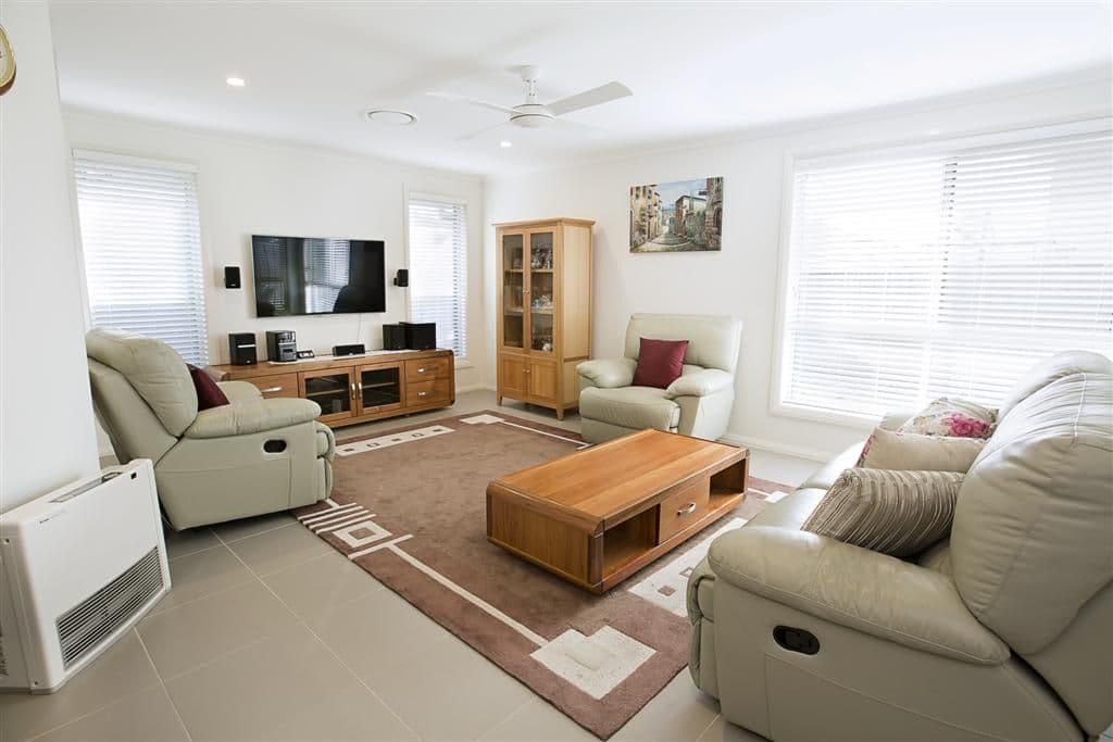5 Foothills Terrace, GLENMORE PARK NSW 2745, Glenmore Park - Thumbnail 2