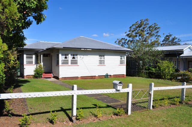 HOLLAND PARK QLD 4121, Holland Park - Image 1