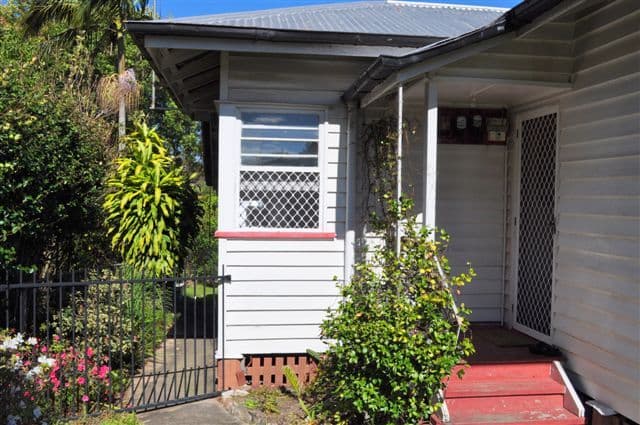 HOLLAND PARK QLD 4121, Holland Park - Thumbnail 2