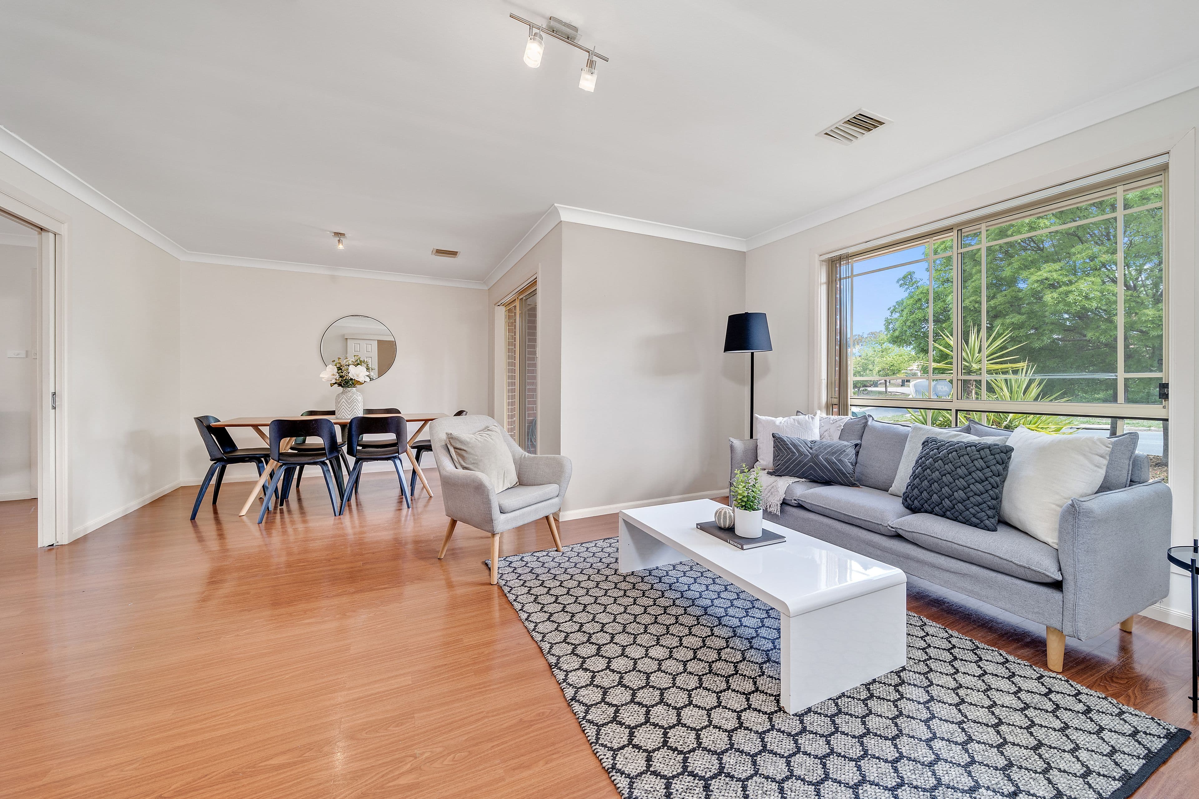 10 Burrumarra Avenue, Ngunnawal ACT 2913, Ngunnawal - Thumbnail 2
