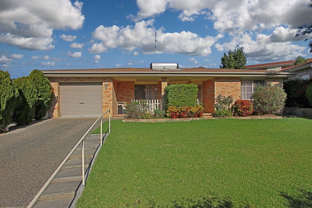 6 Lincoln Crescent, North Batemans Bay NSW 2536, North Batemans Bay - Image 1