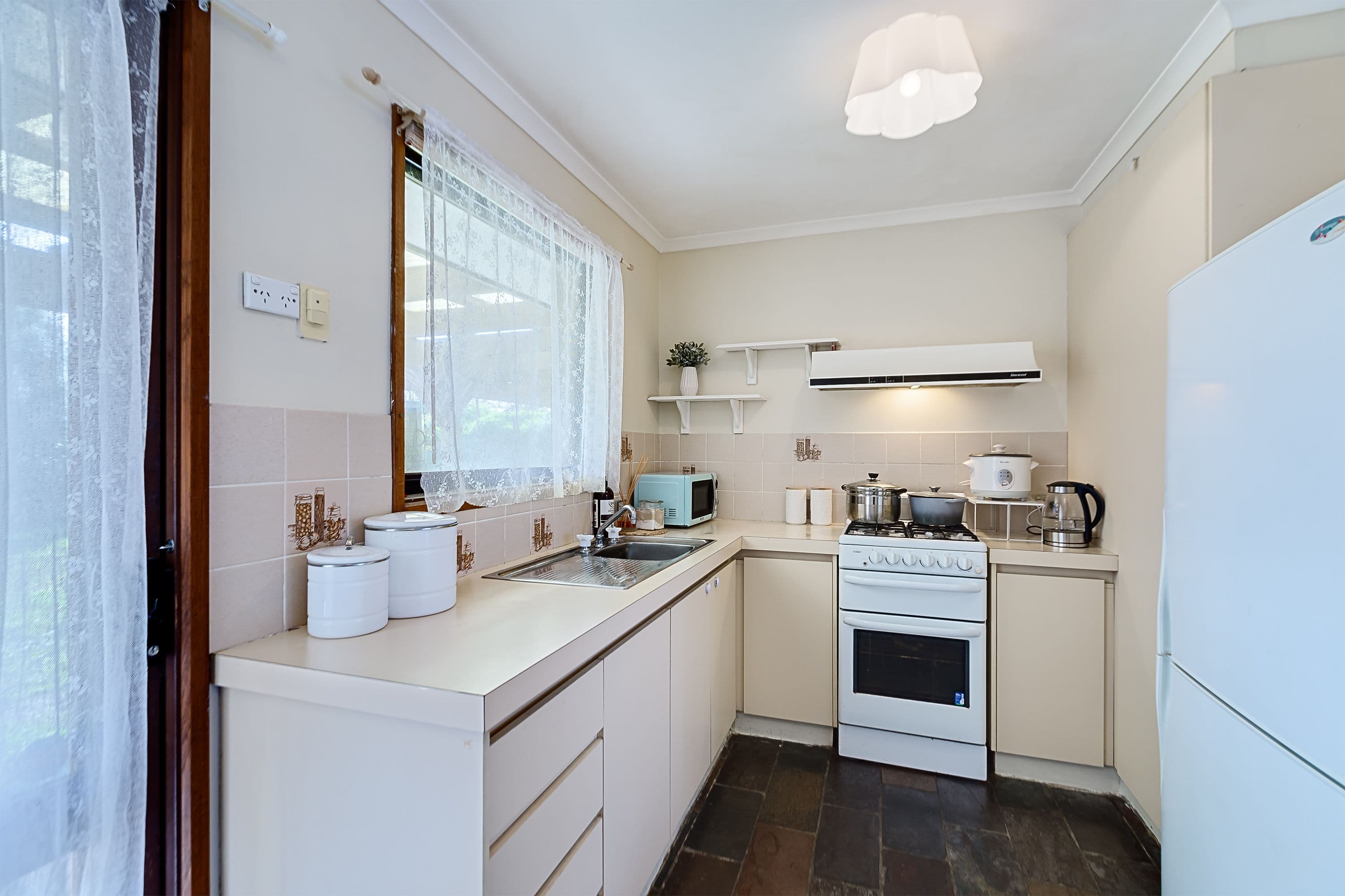 1 Longwood Drive, Epping VIC 3076, Epping - Thumbnail 2