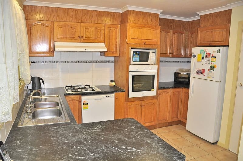 27 Centenary Drive, MILL PARK VIC 3082, Mill Park - Thumbnail 2