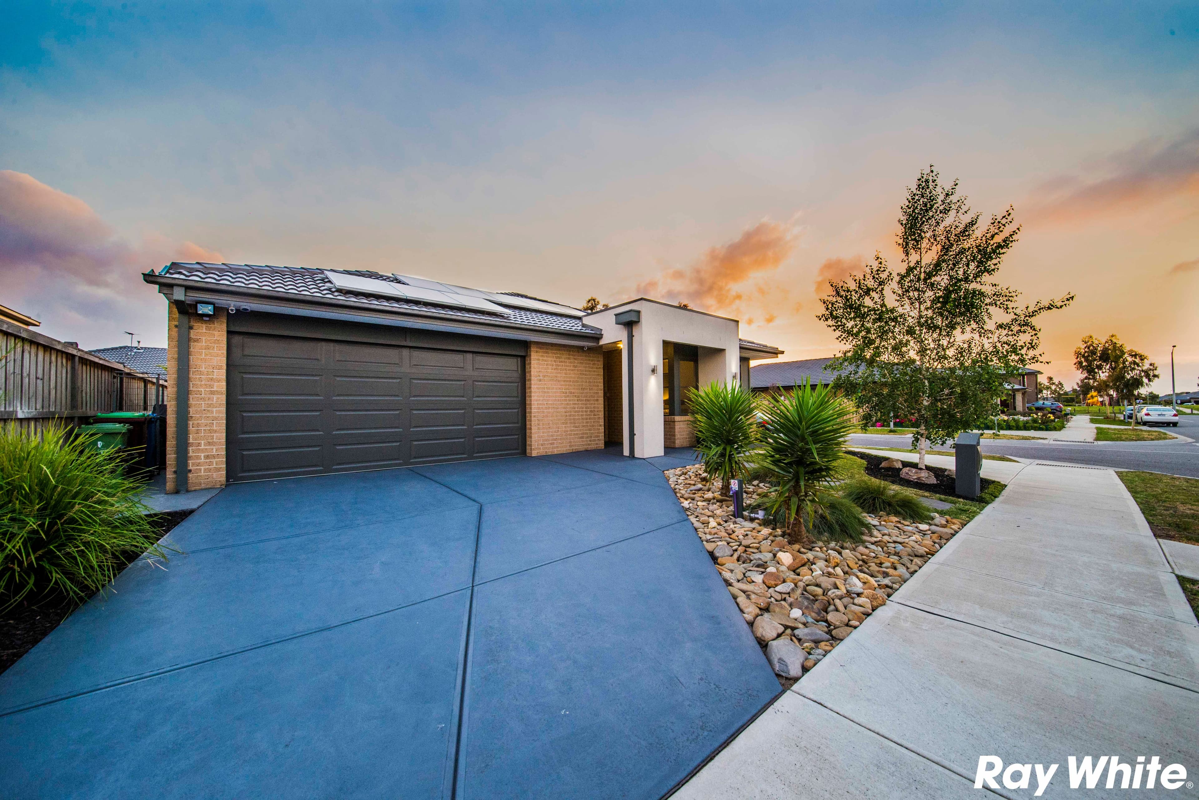 10 Princeton Place, Cranbourne West VIC 3977, Cranbourne West - Thumbnail 2