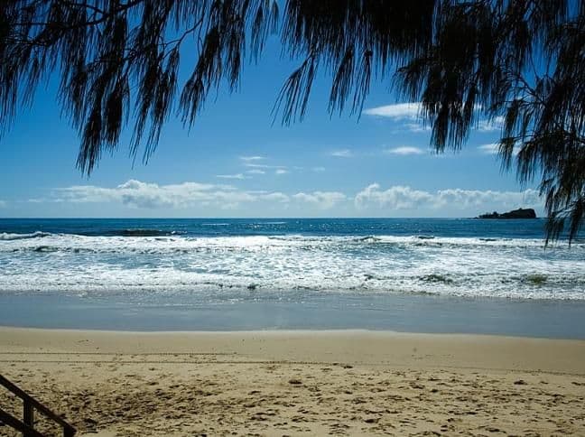 11 Finland Road, PACIFIC PARADISE QLD 4564, Pacific Paradise - Thumbnail 2