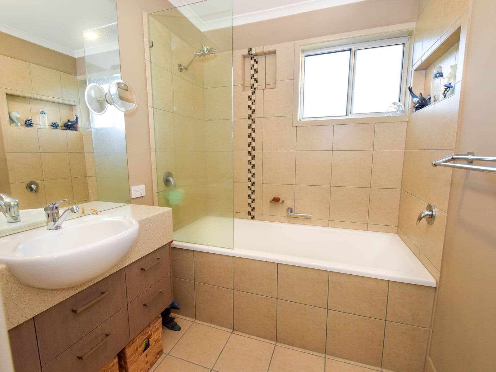 11 Finland Road, PACIFIC PARADISE QLD 4564, Pacific Paradise - Thumbnail 6