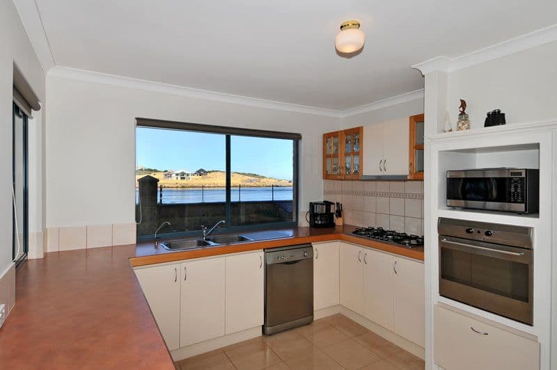 25 Toorak Terrace LORNE VIC, Lorne - Thumbnail 8