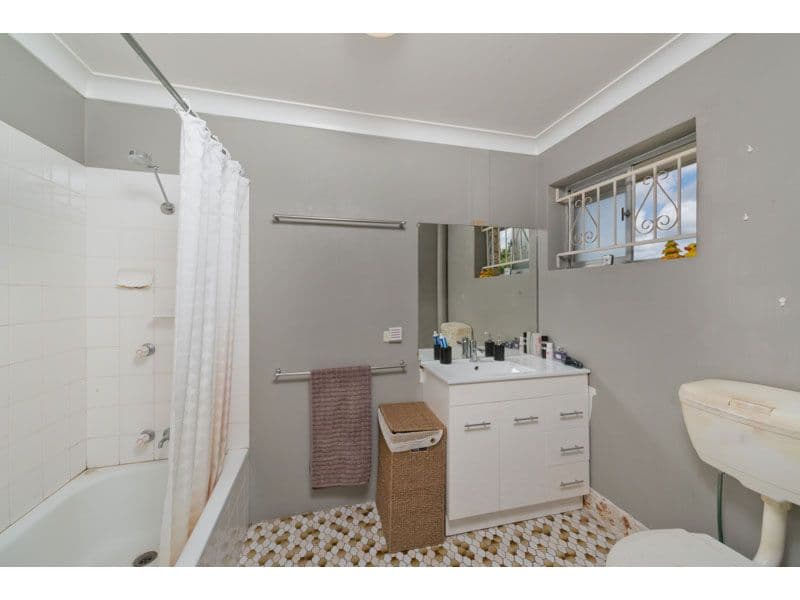 22 Fifth Avenue, WILSTON QLD 4051, Wilston - Thumbnail 6