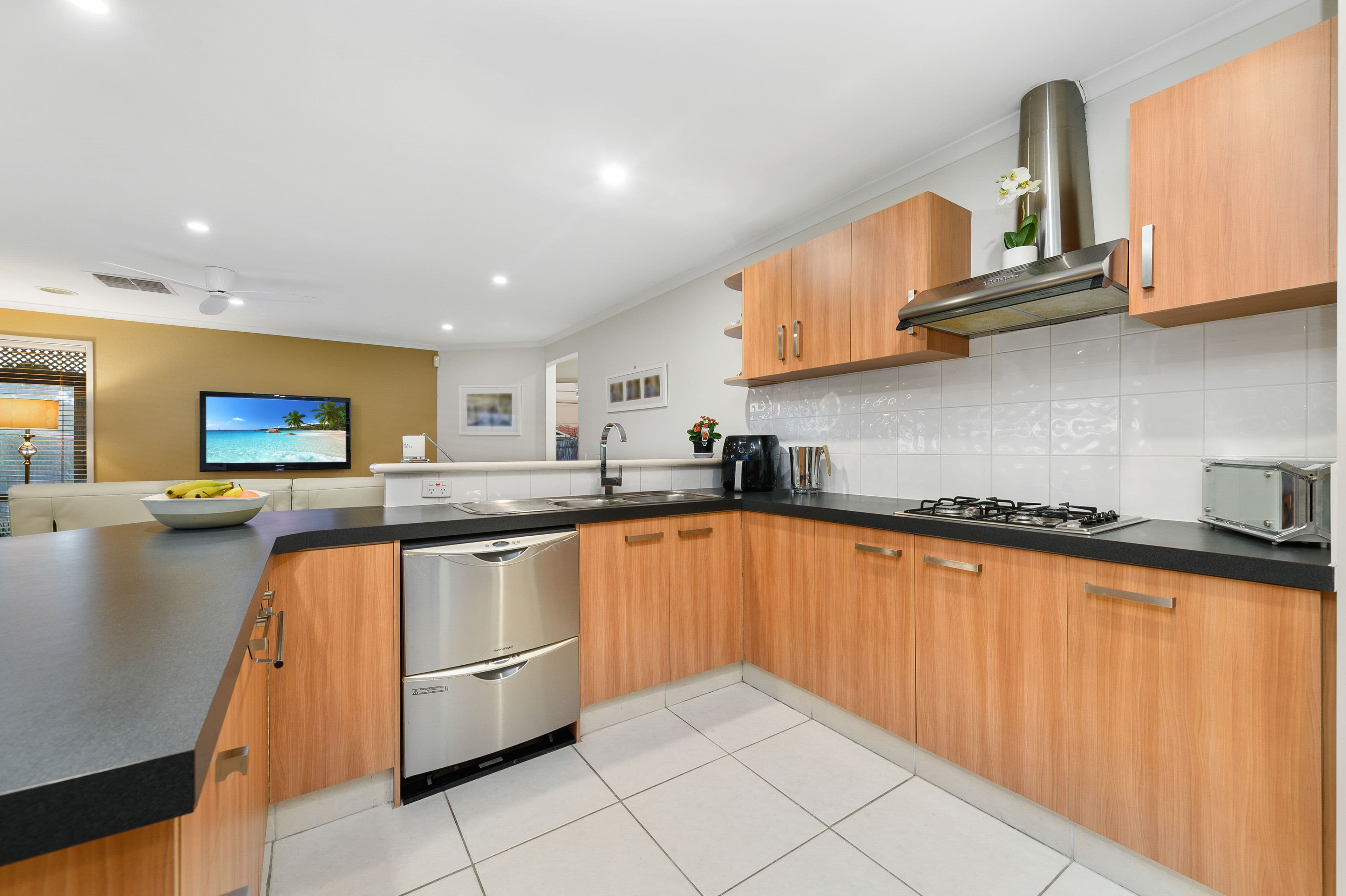 1 Lachlan Lane, Taylors Hill VIC 3037, Taylors Hill - Thumbnail 4