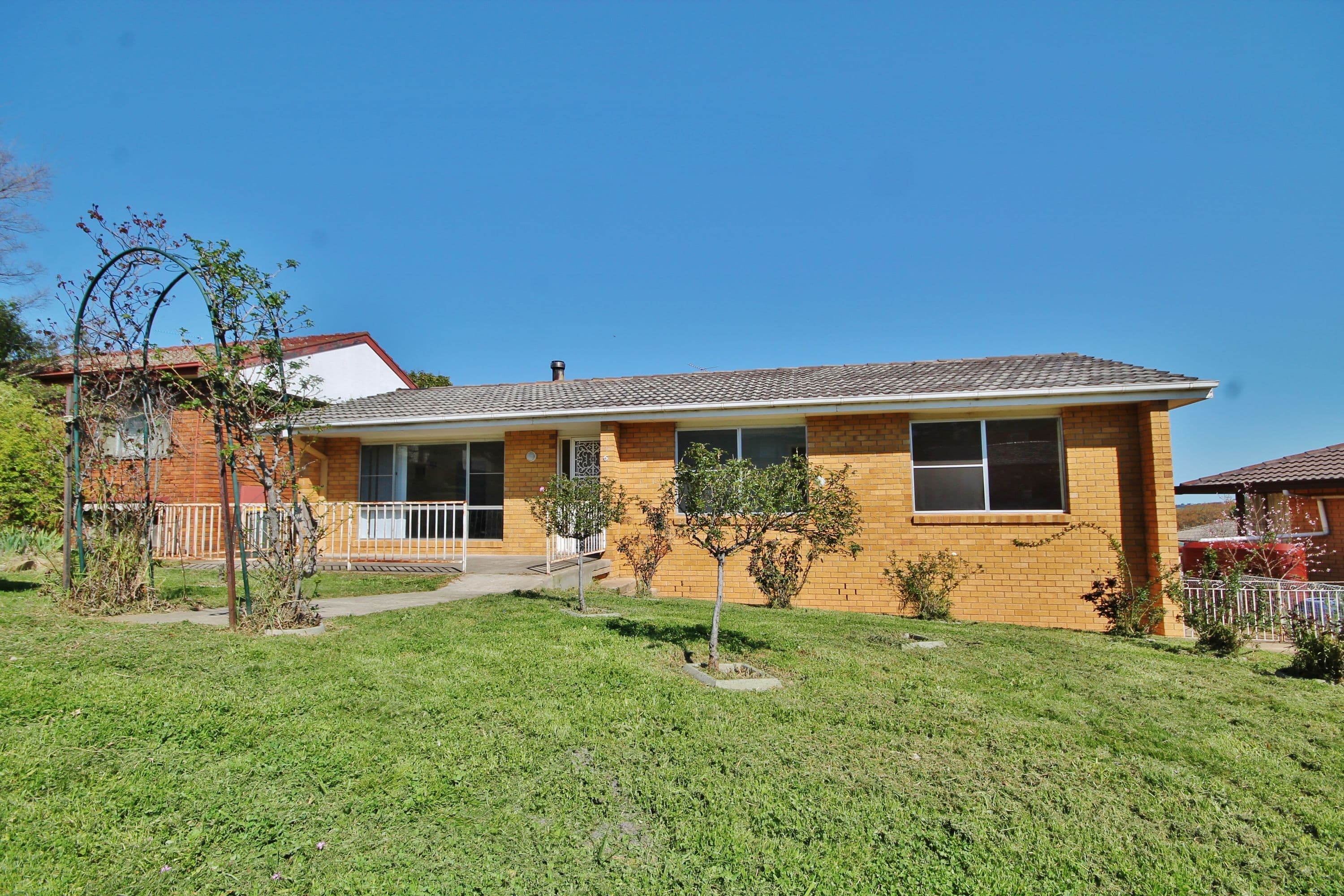 9 Cherry Court, Young - Image 1