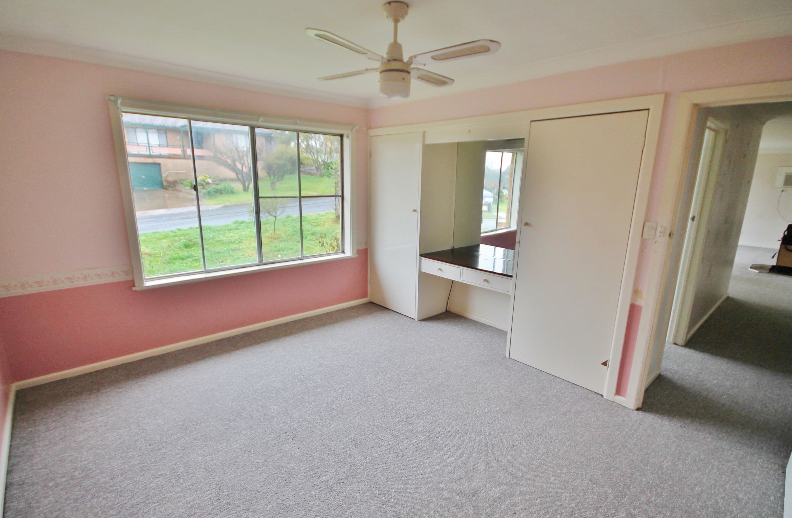 9 Cherry Court, Young - Thumbnail 5