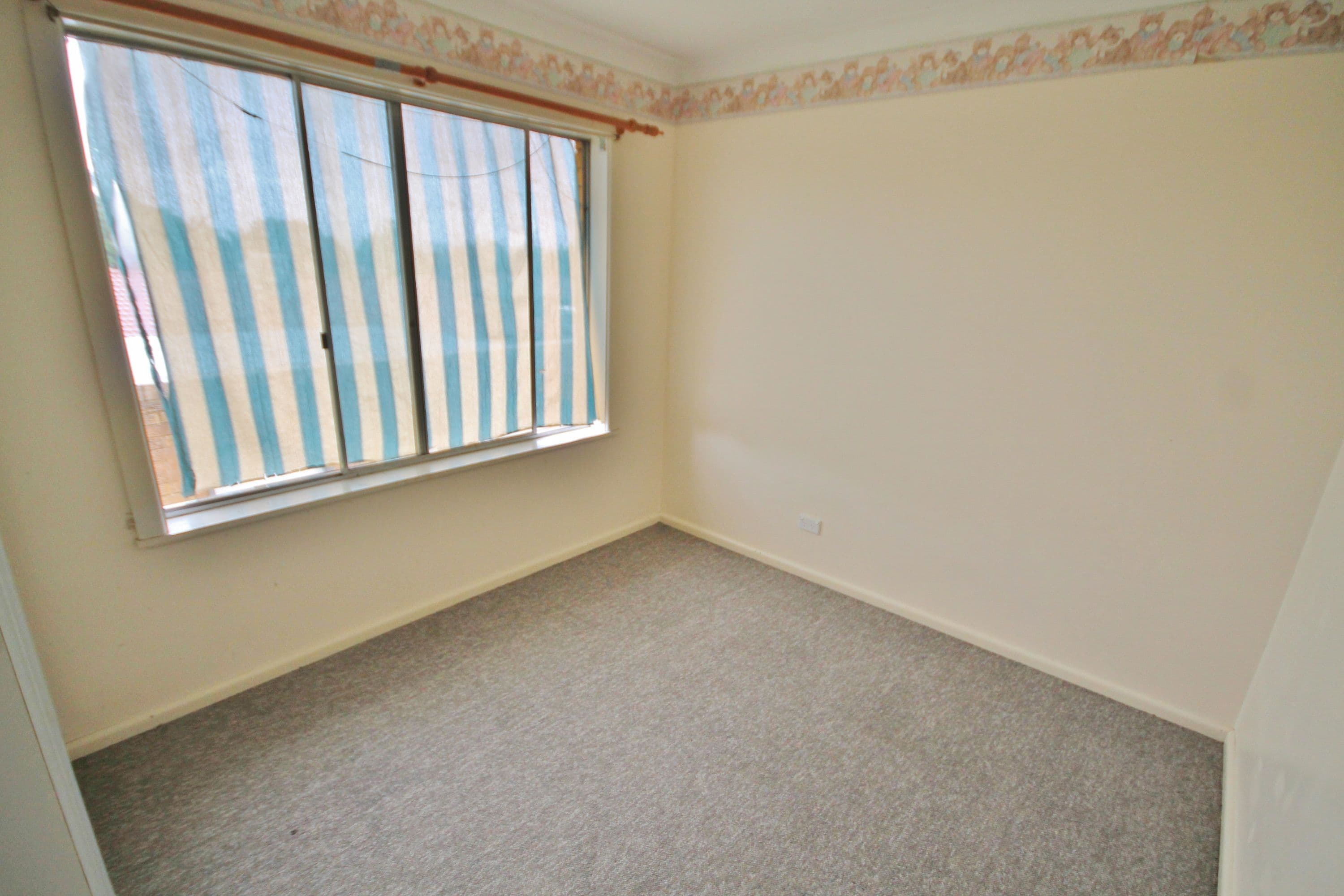9 Cherry Court, Young - Thumbnail 7