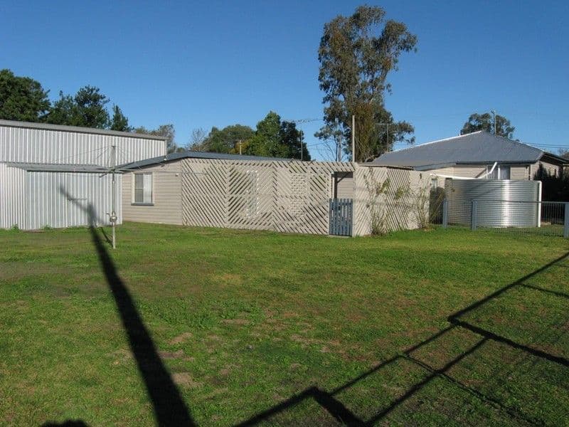 79  Geraghty Street, CECIL PLAINS QLD 4407, Cecil Plains - Thumbnail 2