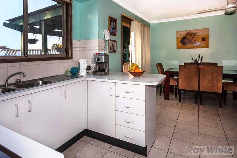 11 Timothy Place, EDENSOR PARK NSW 2176, Edensor Park - Thumbnail 4