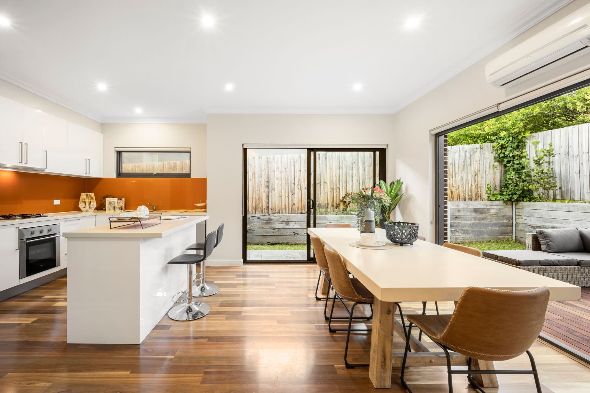 35 Stott Street, Box Hill South VIC 3128, Box Hill South - Thumbnail 2